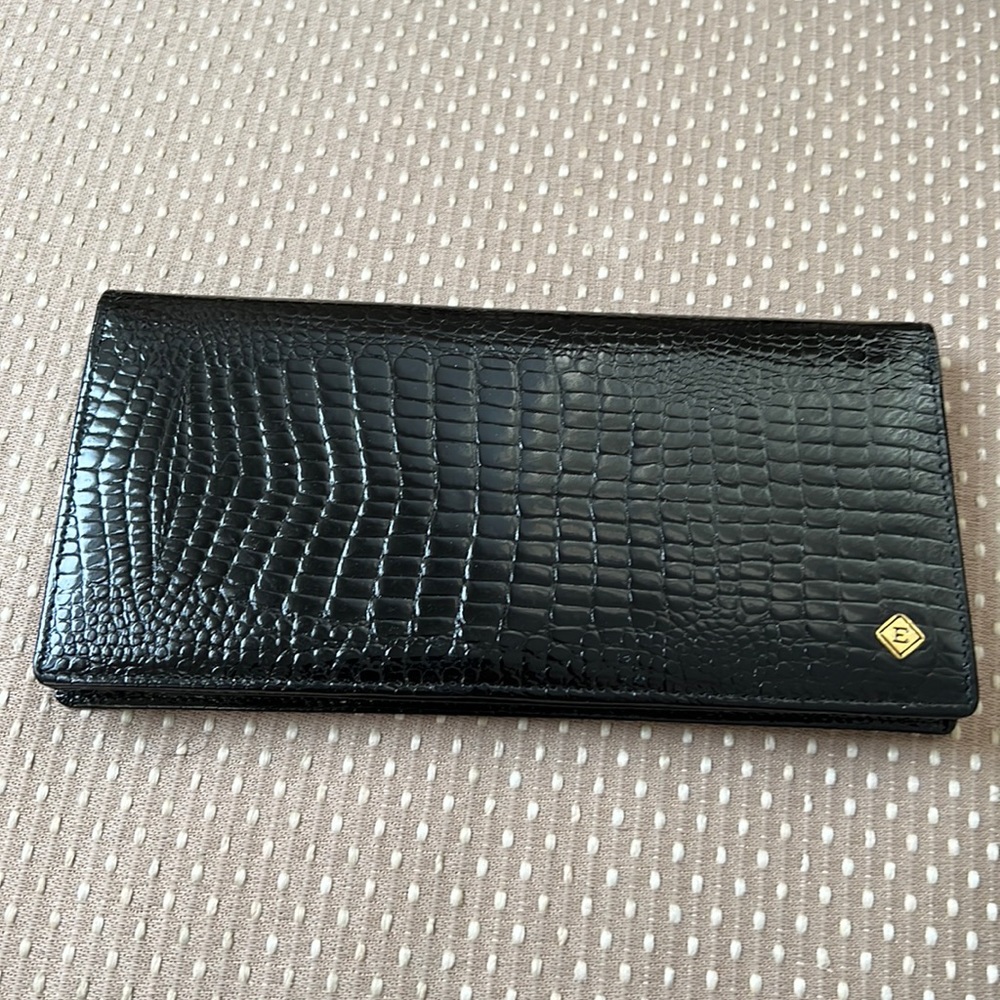 Portfolio by esquire collection new black patten snake print 12 card. Wallet